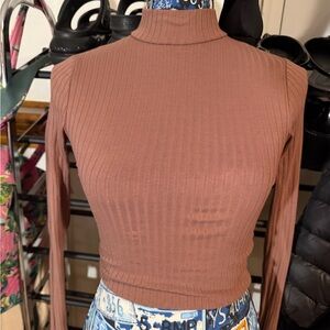 Ribbed Cropped Long Sleeve Top